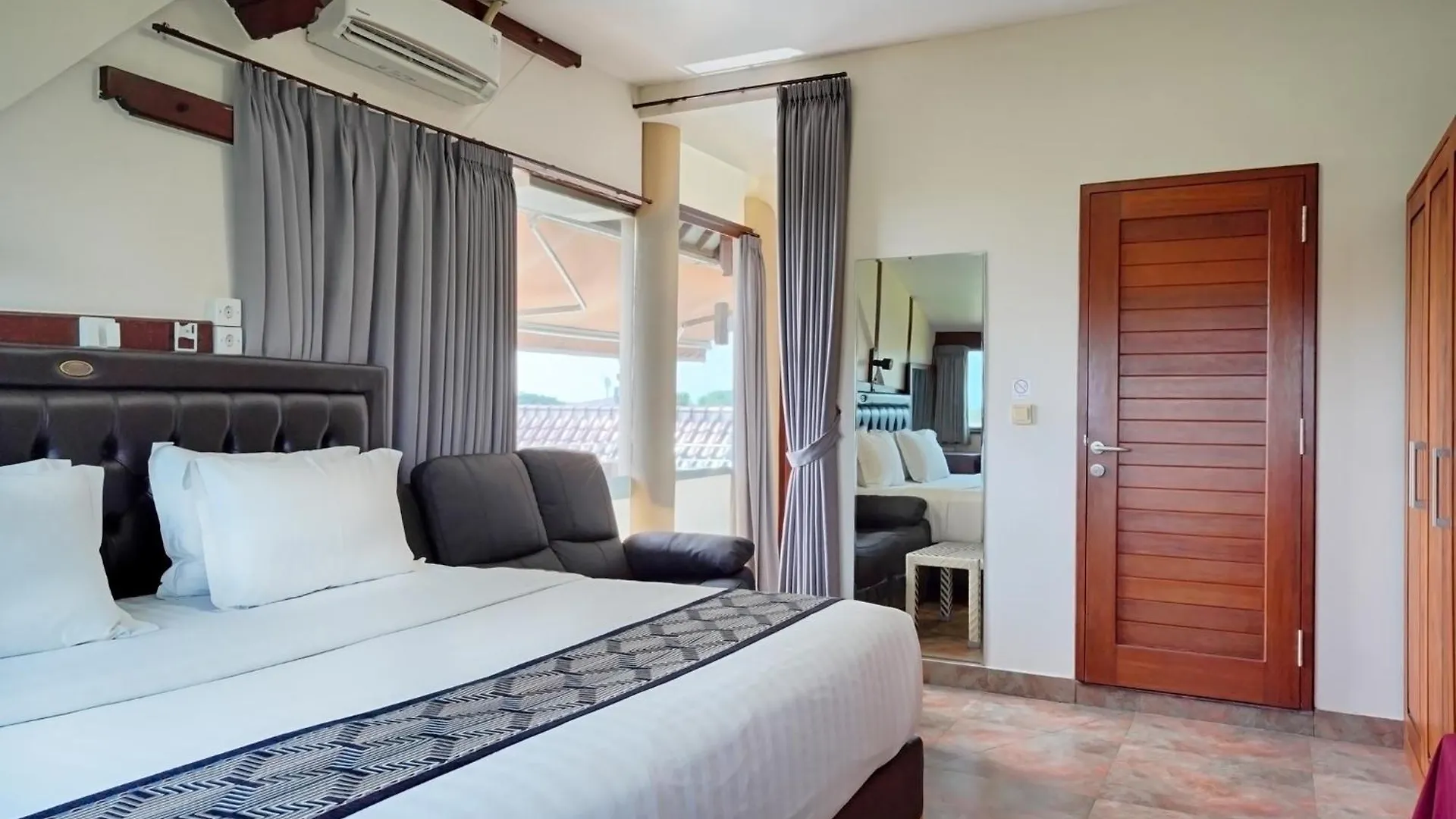 Проживание в семье Kyara Villa Apartments Чангу Индонезия